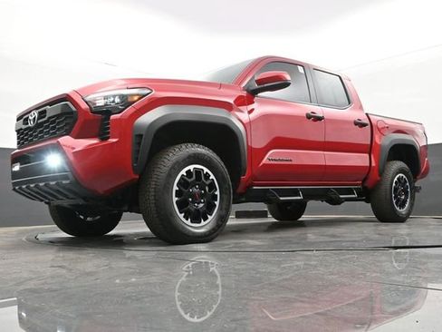 Used 2025 Toyota Tacoma TRD Off-Road AWD/4WD image 27