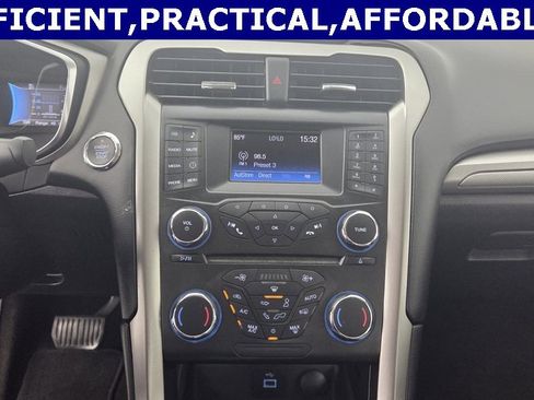 Used 2018 Ford Fusion S image 15