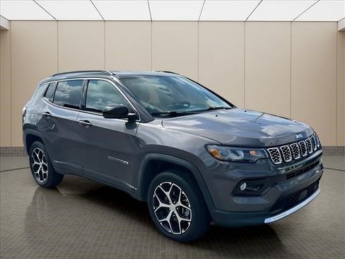 Used 2024 Jeep Compass Limited AWD/4WD image 2