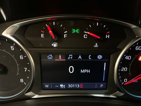 Used 2024 Chevrolet Equinox RS FWD image 19