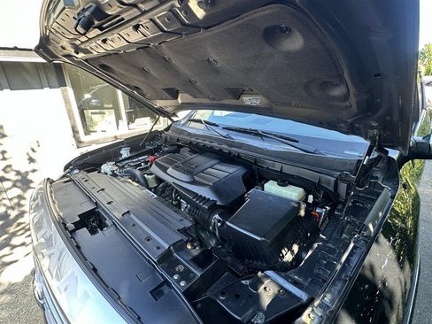 Used 2021 Nissan Titan Platinum Reserve w/ Moonroof Package AWD/4WD image 16