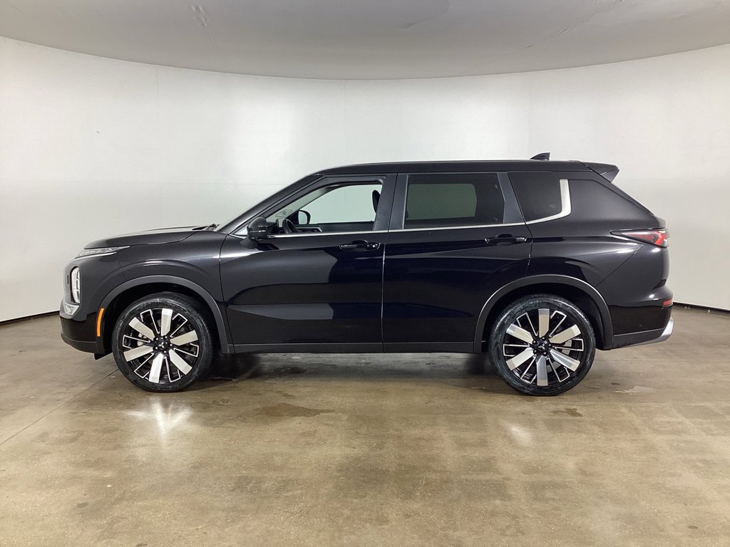 Used 2025 Mitsubishi Outlander SE AWD/4WD image 8