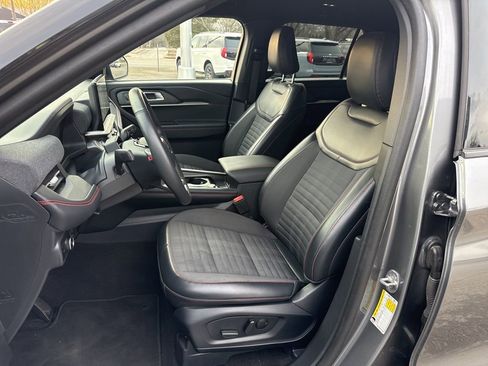 Used 2025 Ford Explorer ST-Line image 8