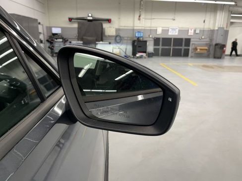 New 2025 Volkswagen Tiguan SE image 7