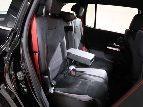 Used 2025 Mercedes-Benz GLB 35 AMG 4MATIC image 54