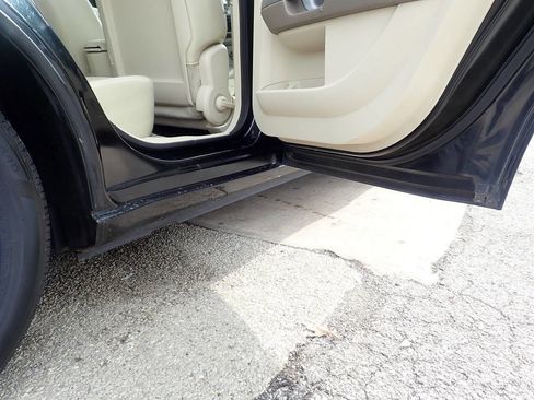 Used 2010 Chrysler Sebring Limited w/ Electronics Convenience Group image 29