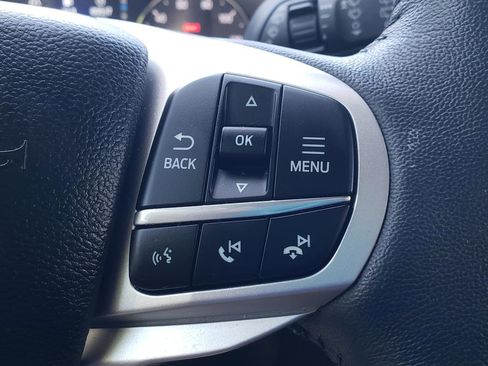 Used 2023 Ford Explorer XLT AWD/4WD image 18