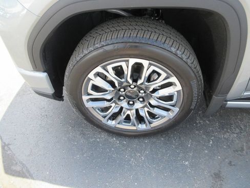Certified 2025 GMC Sierra 1500 Denali Ultimate AWD/4WD image 16