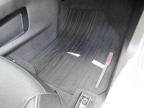 Used 2023 GMC Terrain AT4 w/ Tech Package AWD/4WD image 33
