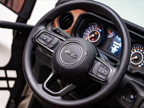 Used 2026 Jeep Gladiator Sport AWD/4WD image 22