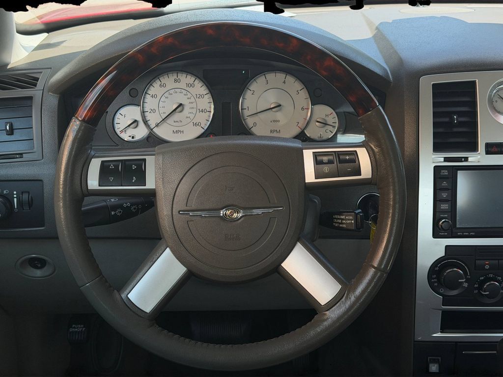 Used 2008 Chrysler 300 C w/ Navigation & Sound Group II RWD image 19