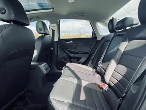 Used 2021 Volkswagen Jetta SE image 26