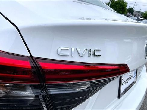 Used 2024 Honda Civic Touring image 25