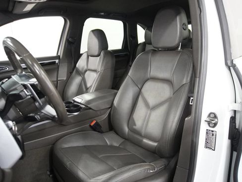 Used 2016 Porsche Cayenne AWD/4WD image 11
