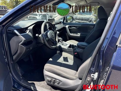 Used 2025 Toyota RAV4 XLE AWD/4WD image 7