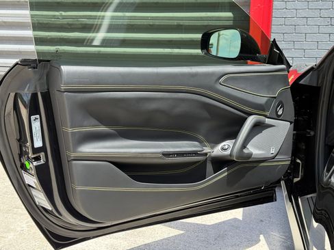 Used 2017 Ferrari GTC4Lusso AWD/4WD image 19