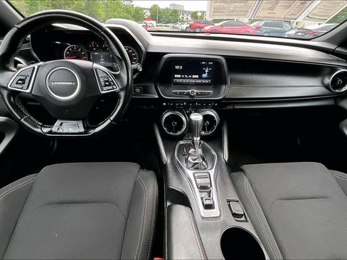 Used 2018 Chevrolet Camaro LT RWD image 13