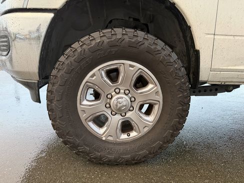 Used 2019 RAM 2500 Big Horn image 9