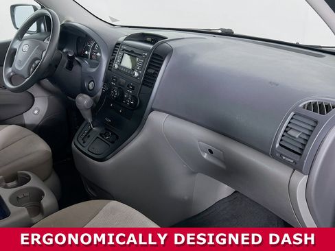 Used 2011 Kia Sedona LX image 19