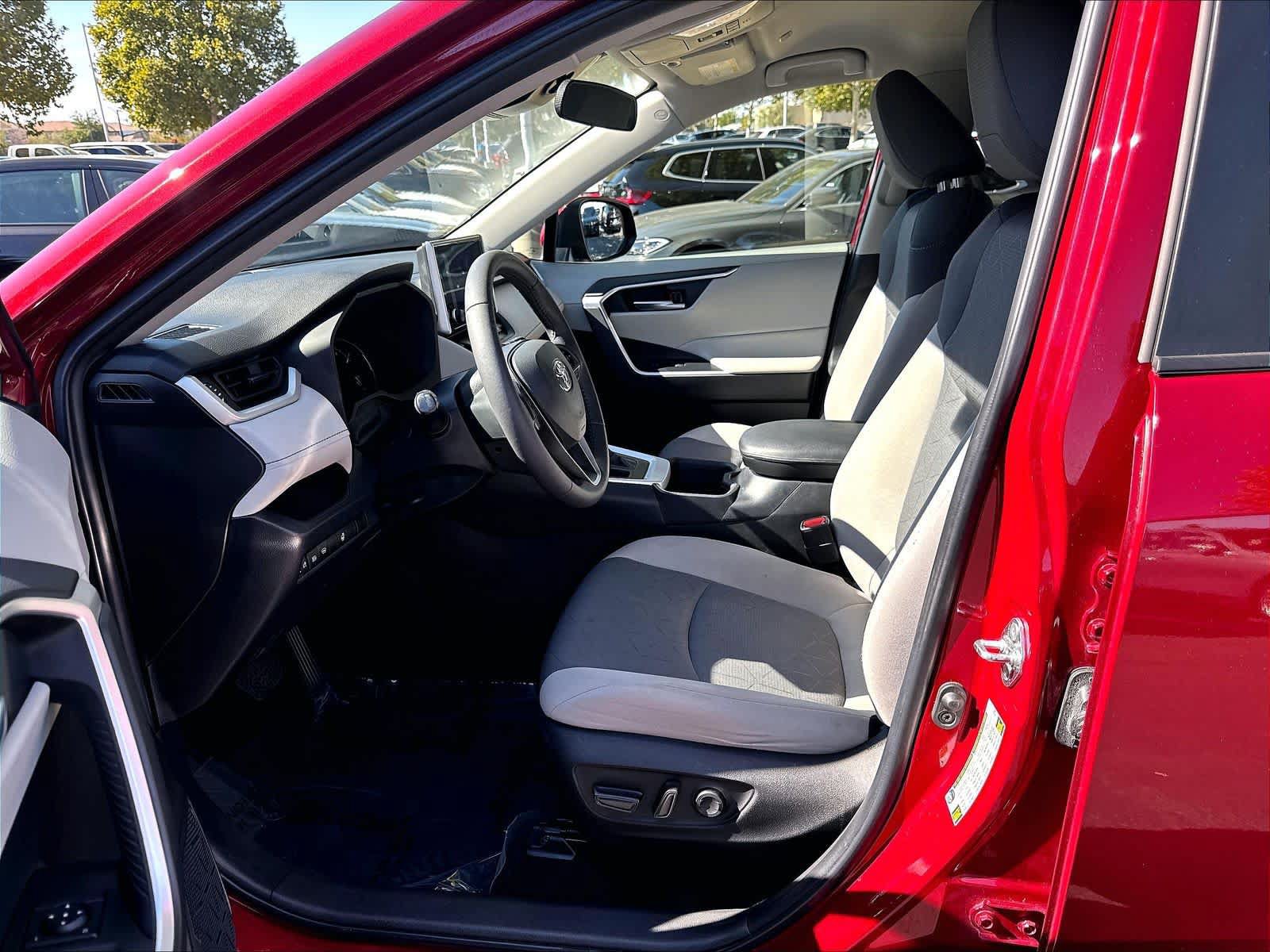 Used 2023 Toyota RAV4 XLE w/ XLE Grade Weather Package AWD/4WD image 23
