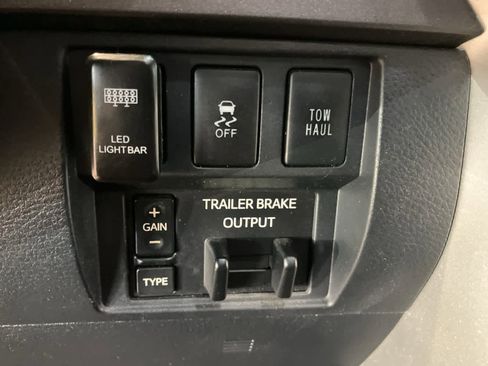 Used 2016 Toyota Tundra SR5 image 15
