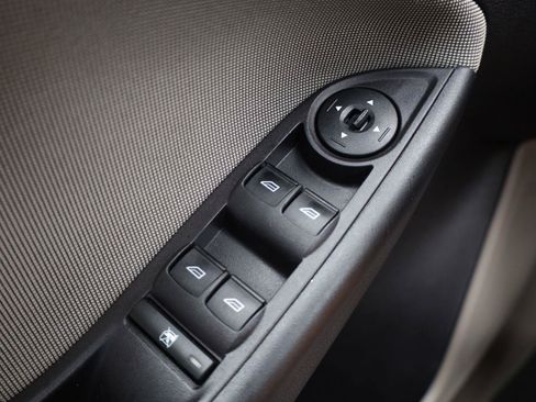 Used 2014 Ford Focus SE FWD image 34