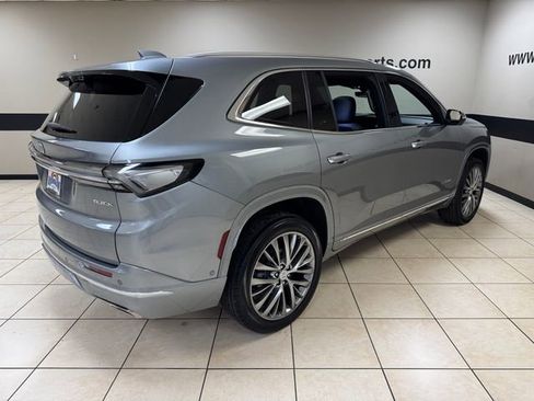 Used 2025 Buick Enclave Avenir w/ Super Cruise Package AWD/4WD image 6