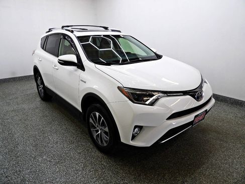 Used 2016 Toyota RAV4 XLE image 3