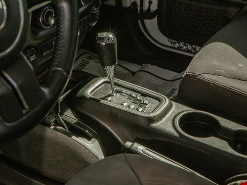 Used 2018 Jeep Wrangler Sport AWD/4WD image 11