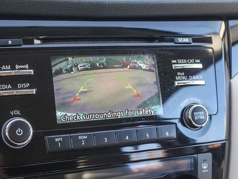 Used 2018 Nissan Rogue Sport SV image 34