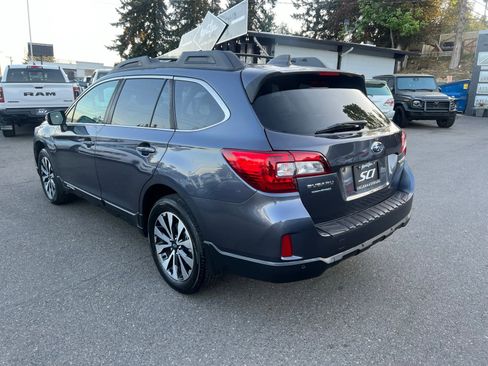 Used 2017 Subaru Outback 3.6R Limited AWD/4WD image 3