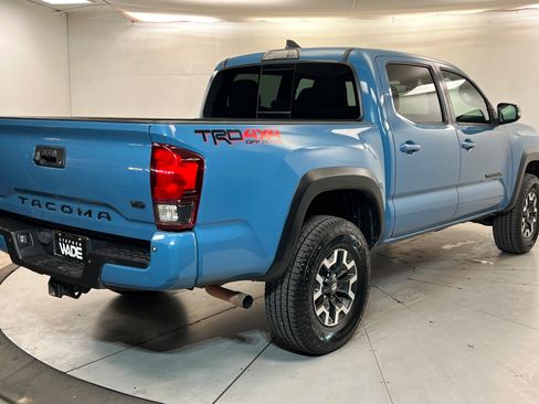 Used 2019 Toyota Tacoma TRD Off-Road w/ Technology Package AWD/4WD image 5