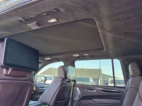 Used 2024 Cadillac Escalade ESV Sport Platinum w/ LPO, ONYX Package AWD/4WD image 12