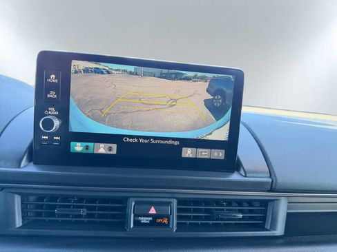 Used 2023 Honda Pilot TrailSport image 15
