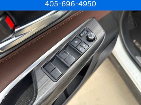 Used 2021 Toyota Venza XLE w/ Softex Package AWD/4WD image 14