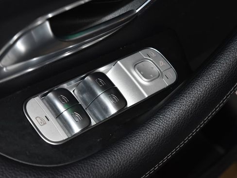 Used 2024 Mercedes-Benz GLE 450e 4MATIC image 6