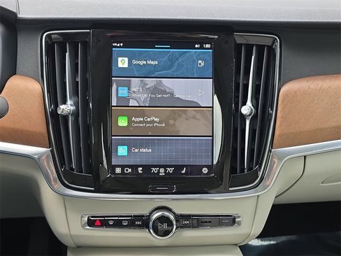 Used 2022 Volvo S90 B6 Momentum w/ Advanced Package image 23