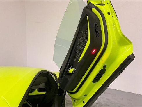 Used 2025 Lamborghini Revuelto AWD/4WD image 32
