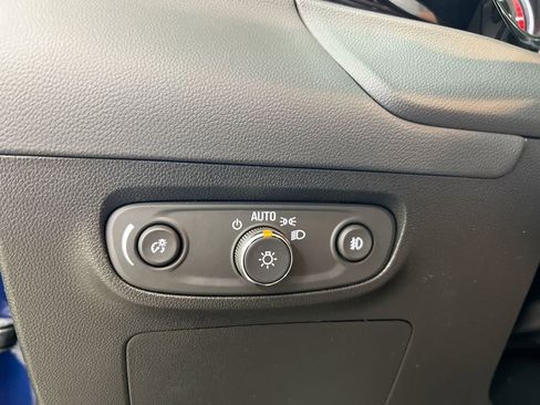 Used 2023 Buick Encore GX Preferred w/ Cold Weather Comfort Package AWD/4WD image 17