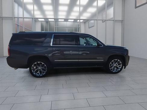 Used 2020 GMC Yukon XL Denali w/ Denali Ultimate Package AWD/4WD image 9