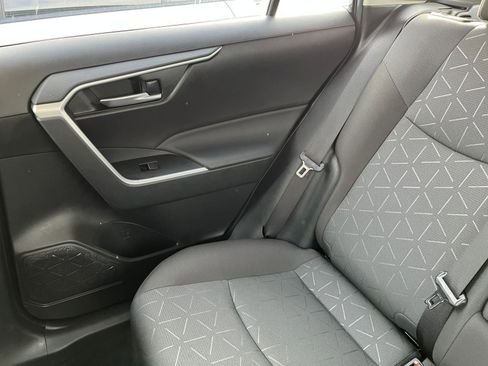 Used 2025 Toyota RAV4 XLE image 39