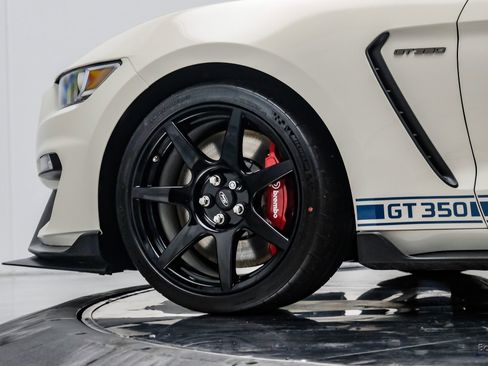 Used 2020 Ford Mustang Shelby GT350R w/ GT350R Equipment Group 920A RWD image 95