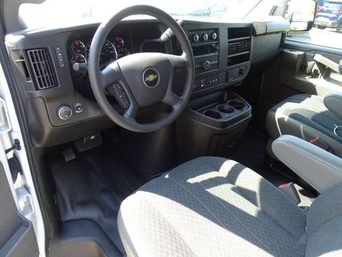 Used 2024 Chevrolet Express 2500 w/ Driver Convenience Package RWD image 11