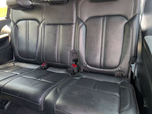 Used 2024 Jeep Wagoneer L Series II RWD image 9