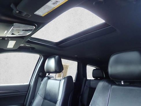 Used 2019 Jeep Grand Cherokee Altitude AWD/4WD image 14