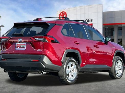 Certified 2021 Toyota RAV4 LE w/ Carpet Mat Package (TMS) AWD/4WD image 5