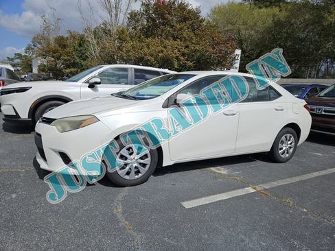 Used 2014 Toyota Corolla LE image 1