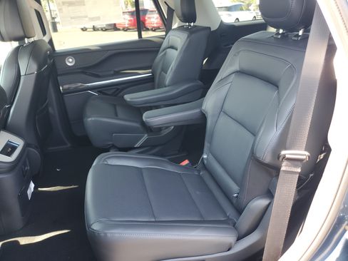 New 2027 Lincoln Navigator Reserve AWD/4WD image 31