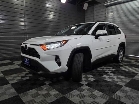Used 2020 Toyota RAV4 XLE w/ Convenience Package image 40