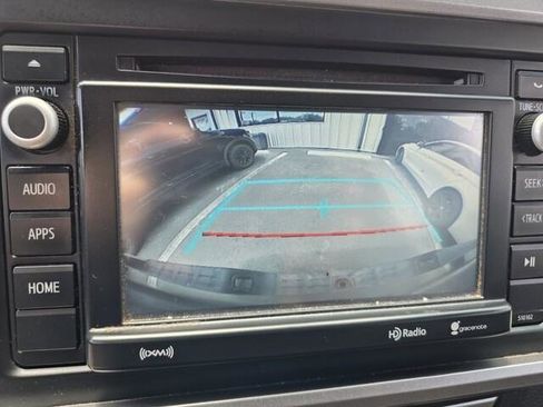 Used 2018 Toyota Tacoma SR5 w/ SR5 Appearance Package (SM) RWD image 9